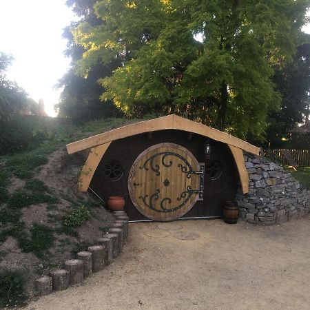 Готель Domaine De Carnin Beloeil Екстер'єр фото