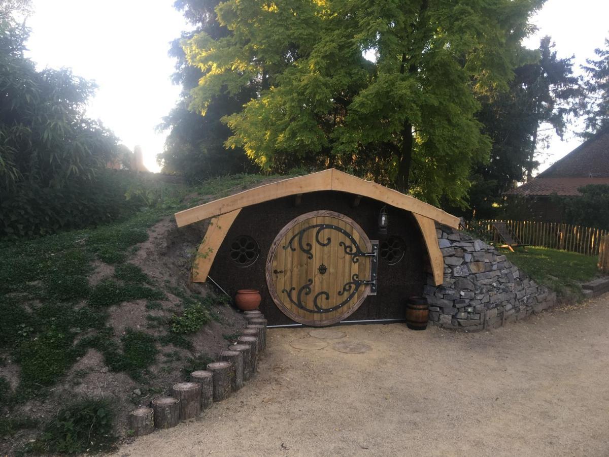 Готель Domaine De Carnin Beloeil Екстер'єр фото